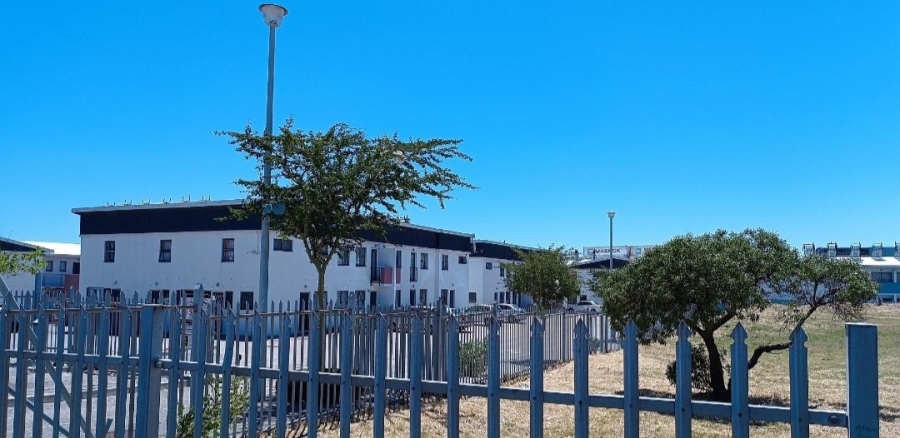  Bedroom Property for Sale in Maitland Western Cape